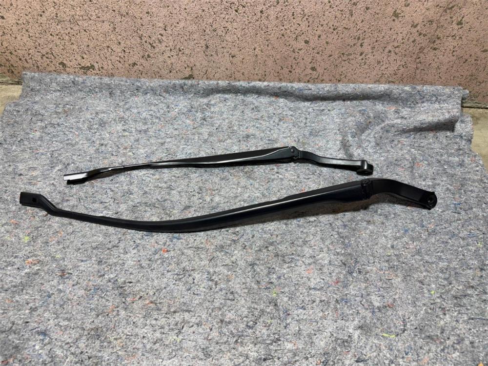 Set 2 Left Right Windshield Wiper Arm 670007562 670001642 Maserati Ghibli 13-17 – photo 1