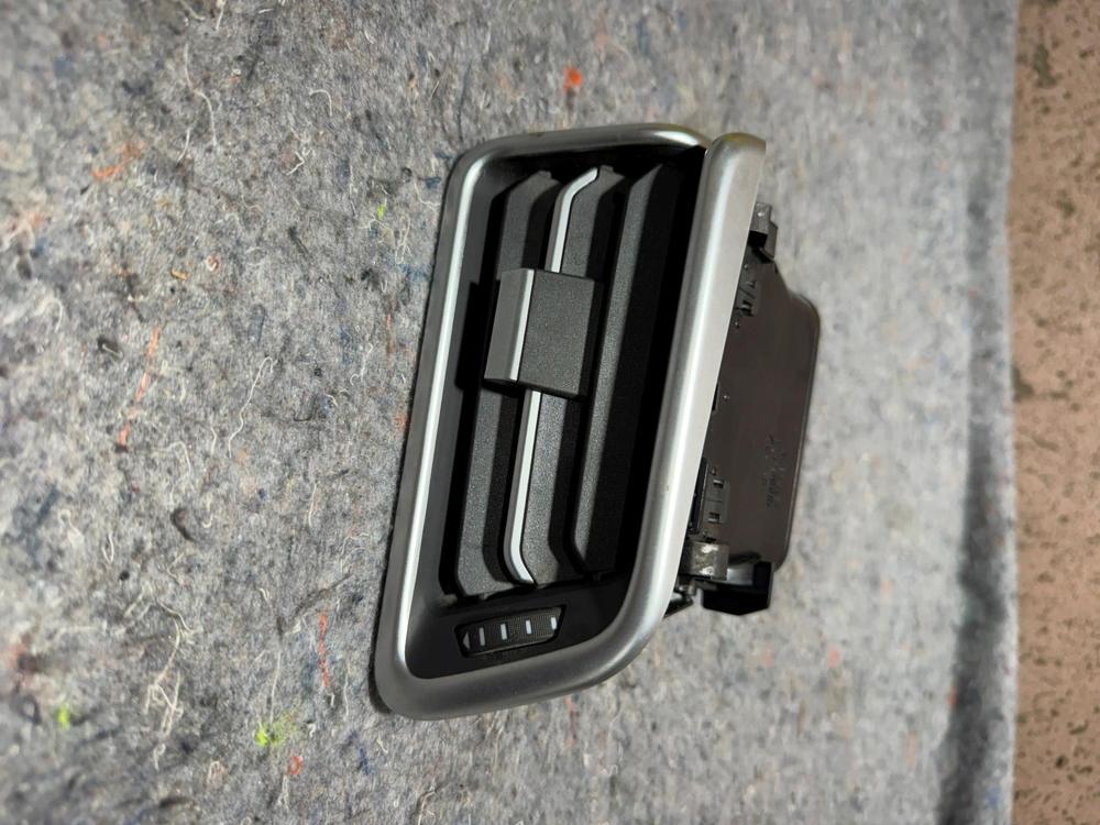 14-17 Maserati Ghibli S Front Left Driver Side Dash AC Air Vent Grille OEM – photo 2