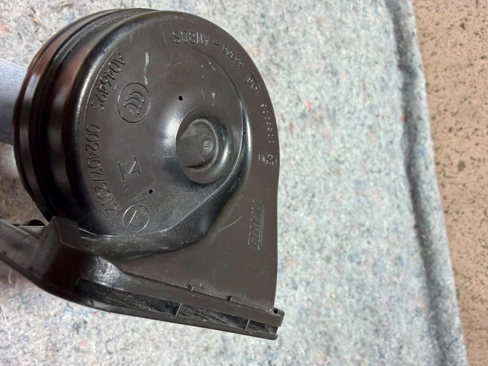 2014-2020 Maserati Quattroporte Left Side High Note Tone Horn Signal OEM – photo 2
