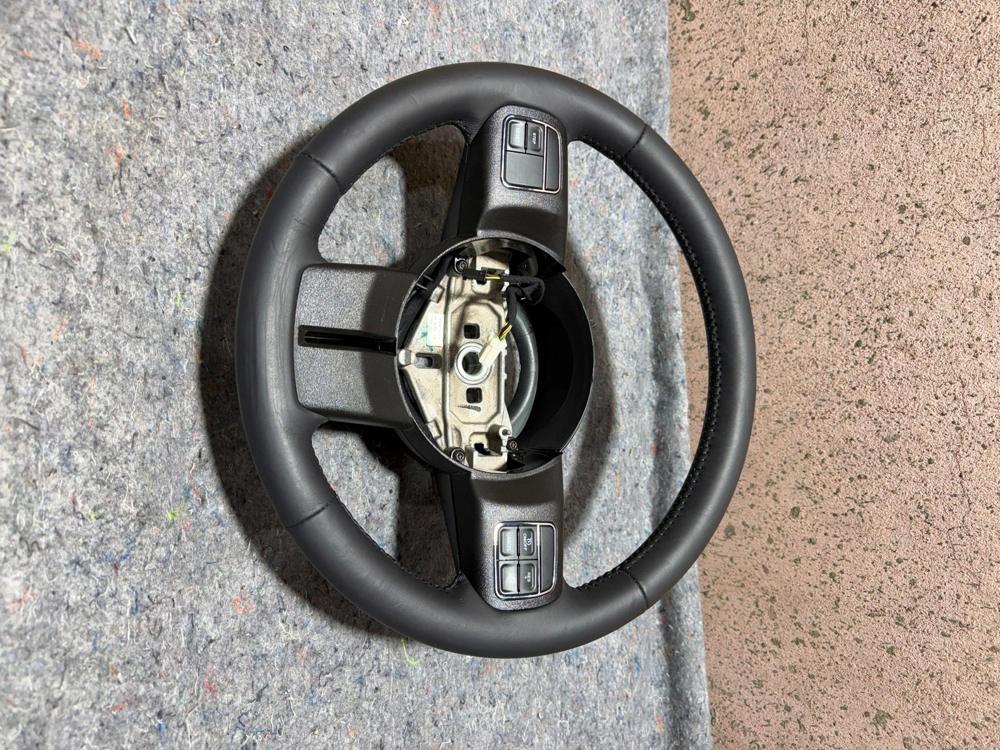 11-17 Jeep Patriot Sport SE Steering Wheel Leather W/control Buttons 1QJ871DFAL – photo 3