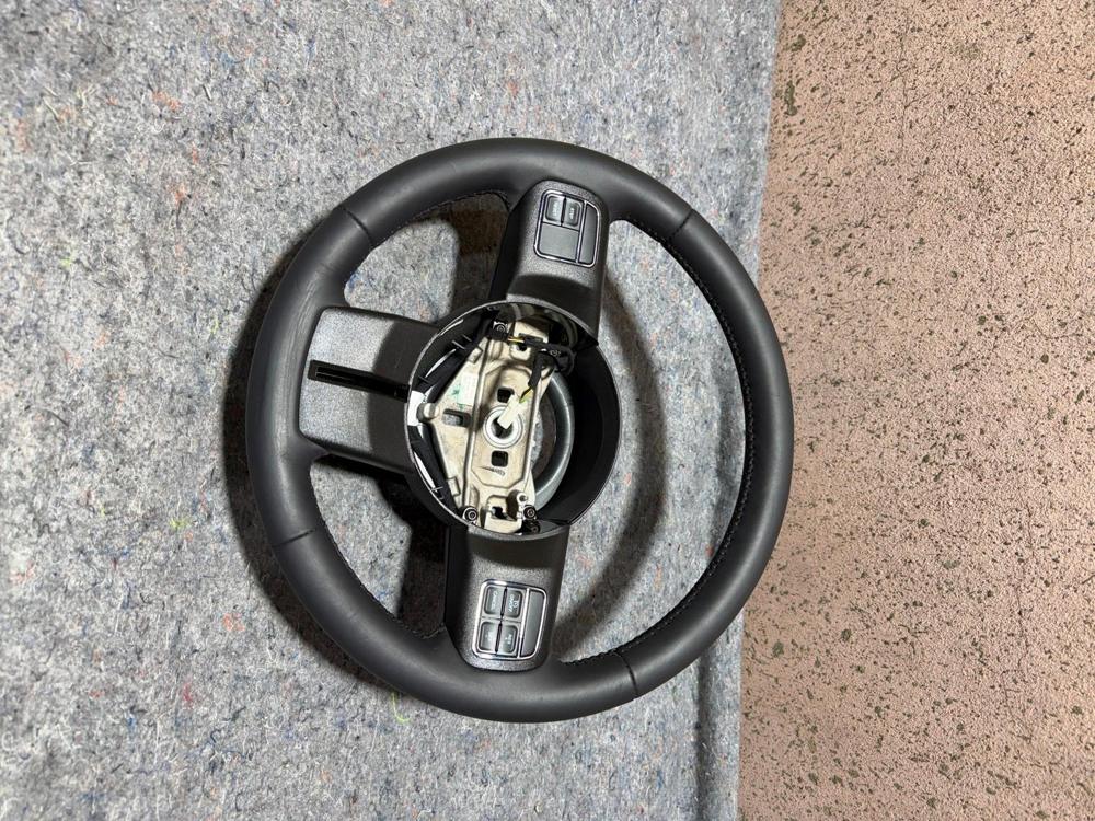 11-17 Jeep Patriot Sport SE Steering Wheel Leather W/control Buttons 1QJ871DFAL – photo 4