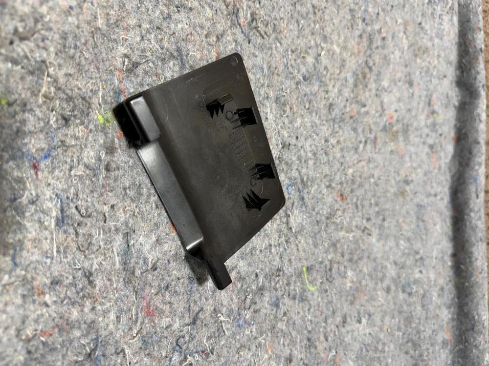 2014-2020 Maserati Ghibli Glove Box AUX USB Port Cover Trim Panel OEM – photo 3