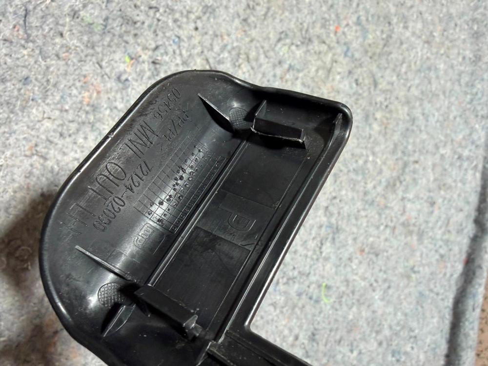 2014-19 Toyota Corolla Front Left Seat Cover Piece OEM – photo 3