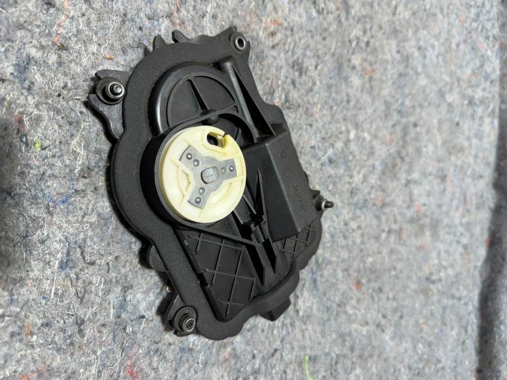 2009 Bentley Continental Soft Close Rear Door Motor 3D0837059B – photo 4