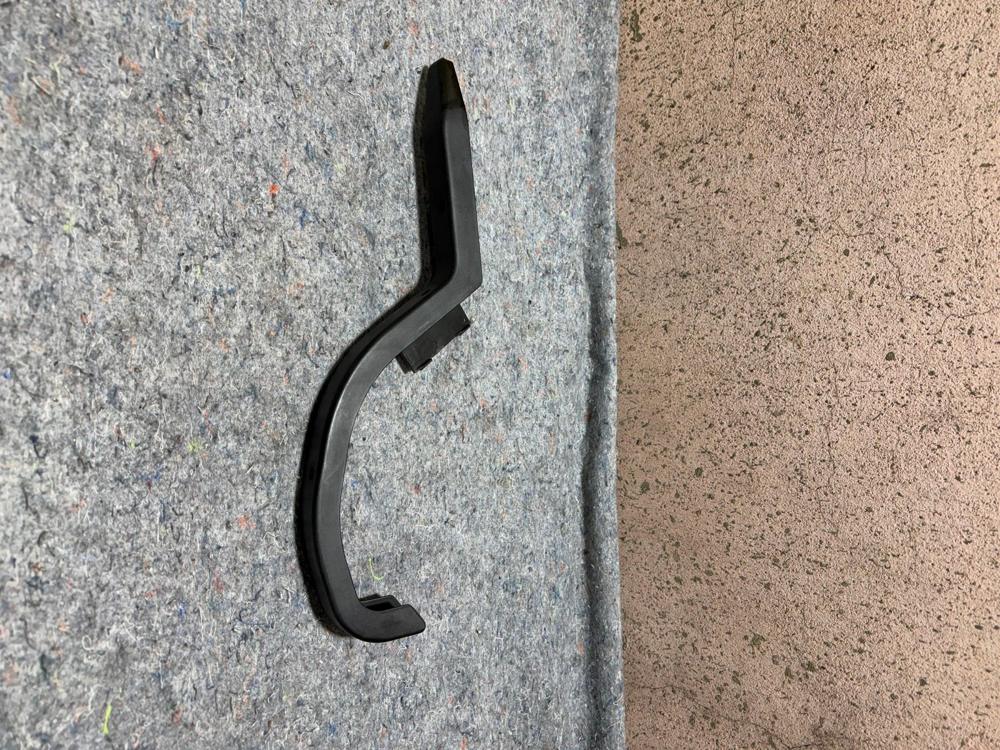 2001-2005 Lexus IS300 Sedan Trunk Lid Passenger Right Hinge Cover Trim – photo 1