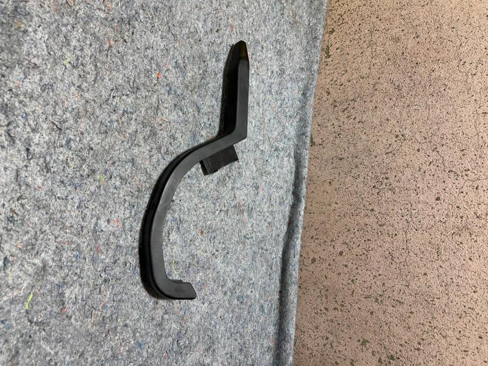 2001-2005 Lexus IS300 Sedan Trunk Lid Passenger Right Hinge Cover Trim – photo 2