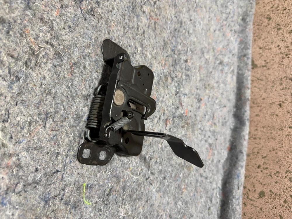 Jeep OEM 207-2017 Patriot Hood Latch 04589801AA – photo 1