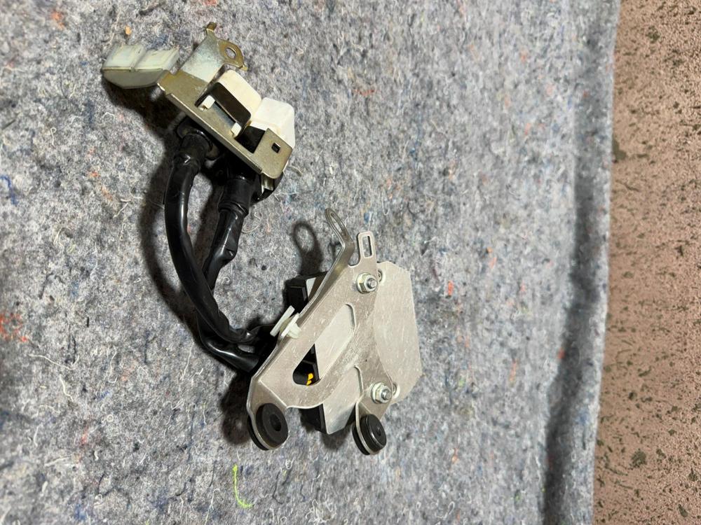 OEM Voltage Refulator Rectifier FH008EE 200P7-2011 Honda – photo 4
