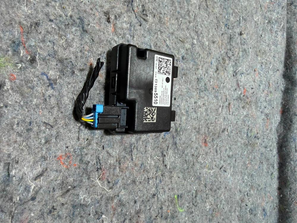 Gm Genuine Parts Remote Control Door Lock Receiver 13595510 – photo 3