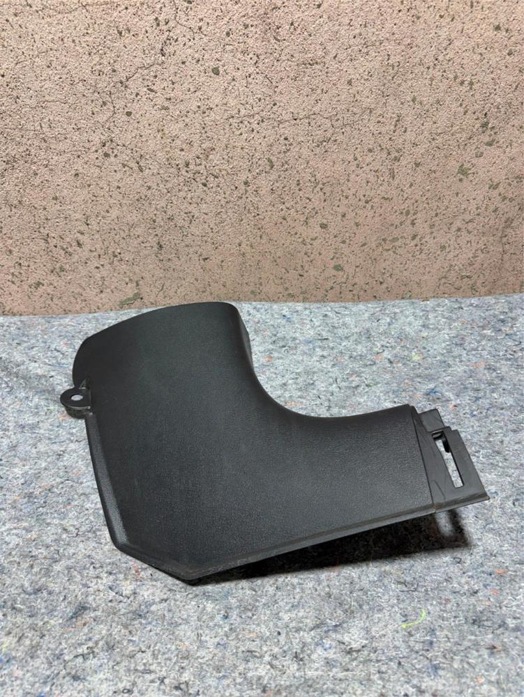 2009 Jeep Patriot Front Right Passenger Side Door Scuff Kick Trim Plate OEM – photo 1