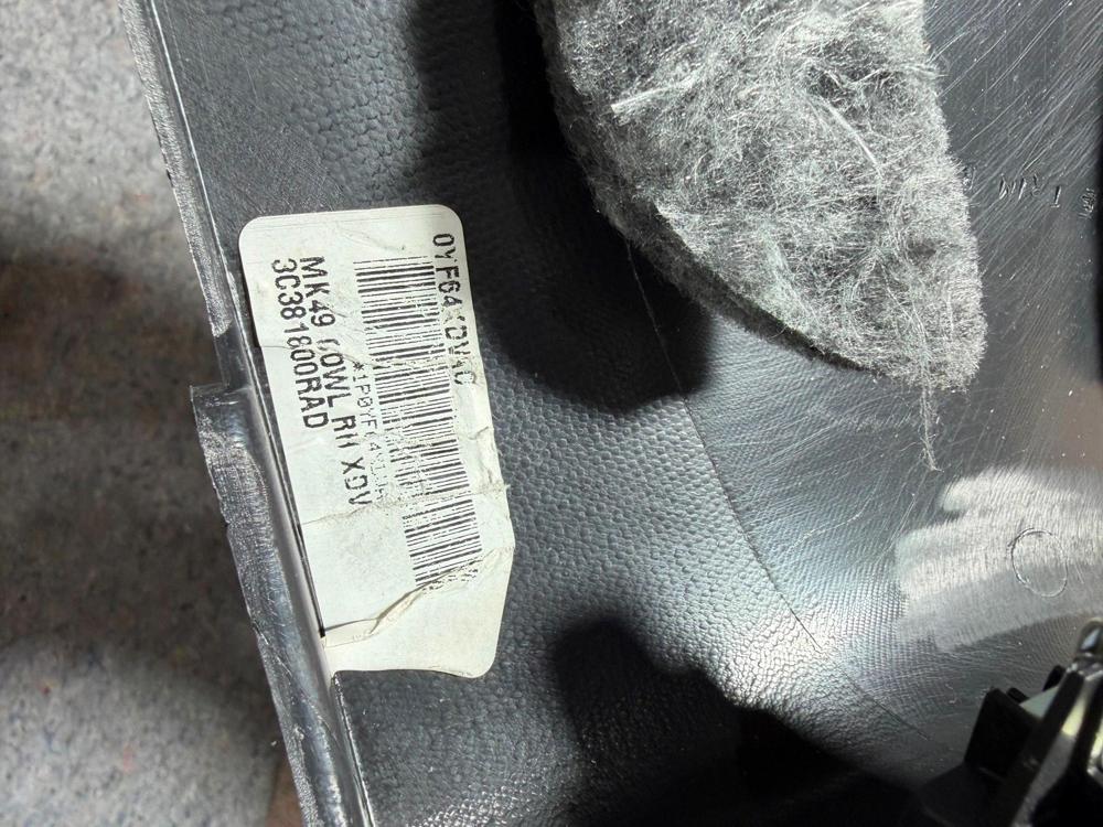 2009 Jeep Patriot Front Right Passenger Side Door Scuff Kick Trim Plate OEM – photo 2
