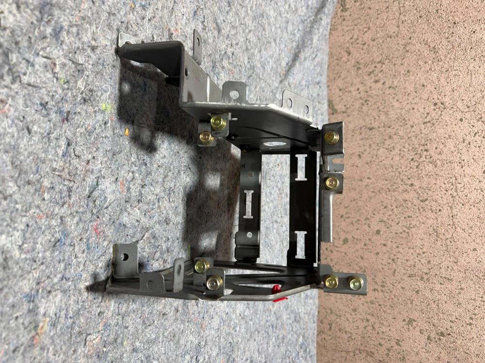 EB1420 1991 91 Acura NSX Center Dash Mount Bracket – photo 3