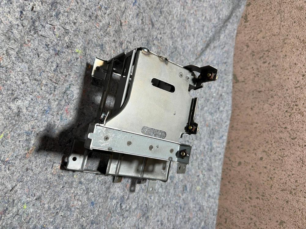 EB1420 1991 91 Acura NSX Center Dash Mount Bracket – photo 4