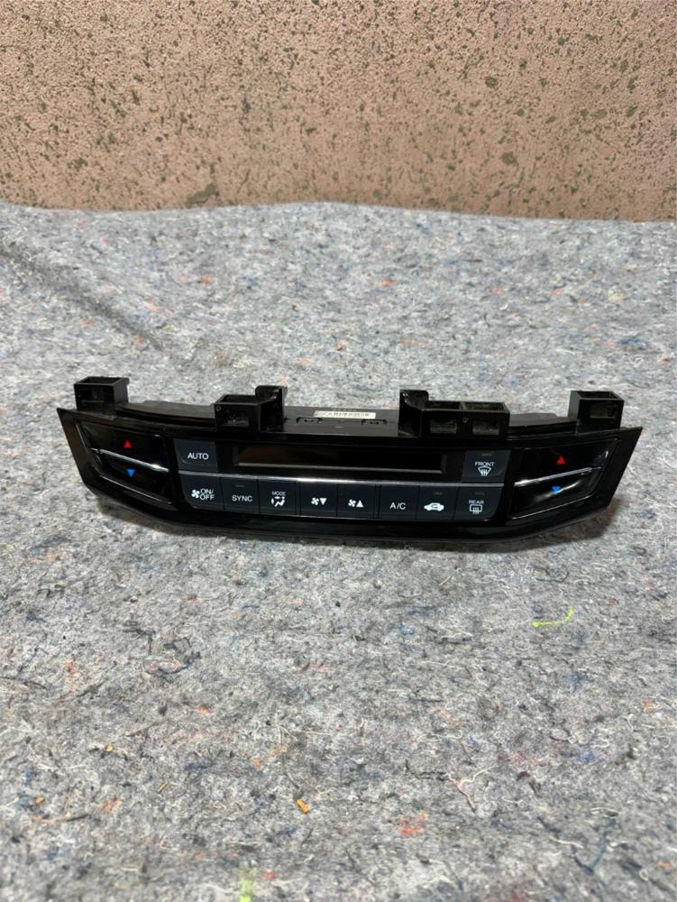 2016 2017 Honda Accord AC Heater Temperature Climate Control Unit 79600T2FA711M1 – photo 1