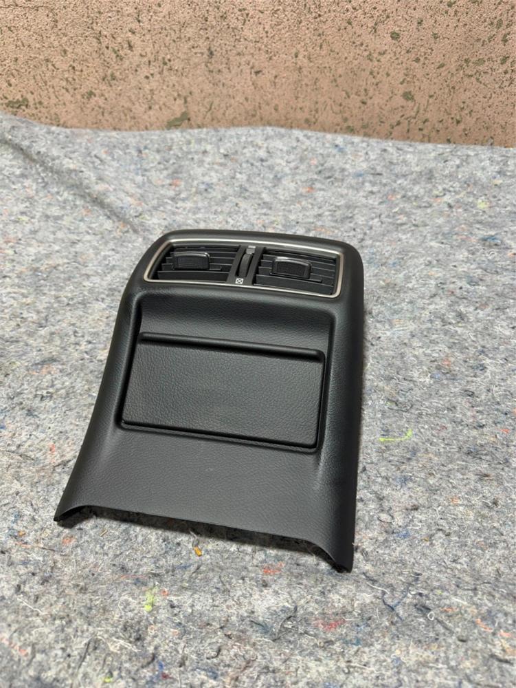 2016 Infiniti Q50 OEM Rear Center Air Vent Rear Trim Panel 96510AL500 – photo 1