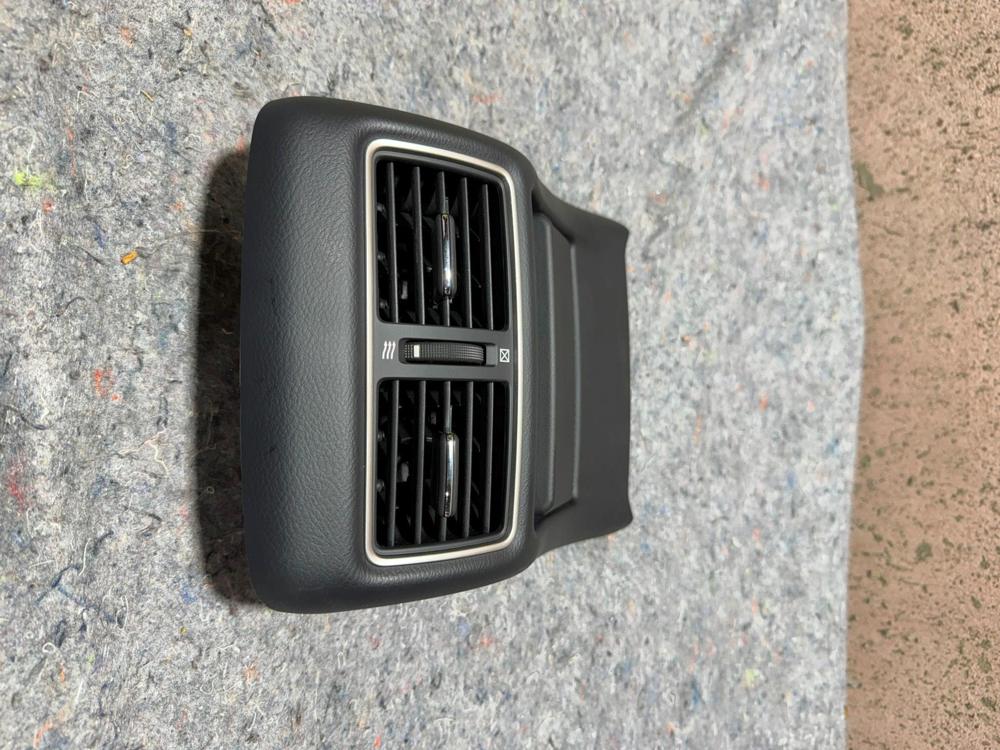 2016 Infiniti Q50 OEM Rear Center Air Vent Rear Trim Panel 96510AL500 – photo 4