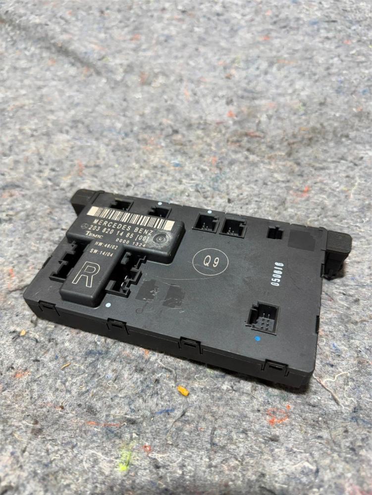 01-07 Mercedes C-class W203 Passenger Right Door Control Module 203 820 14 85 – photo 1