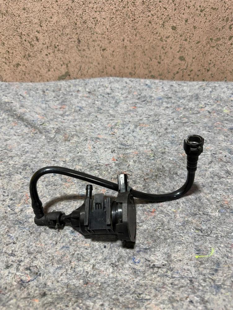 Linear Purge Valve OEM Mopar 04891741AA – photo 1