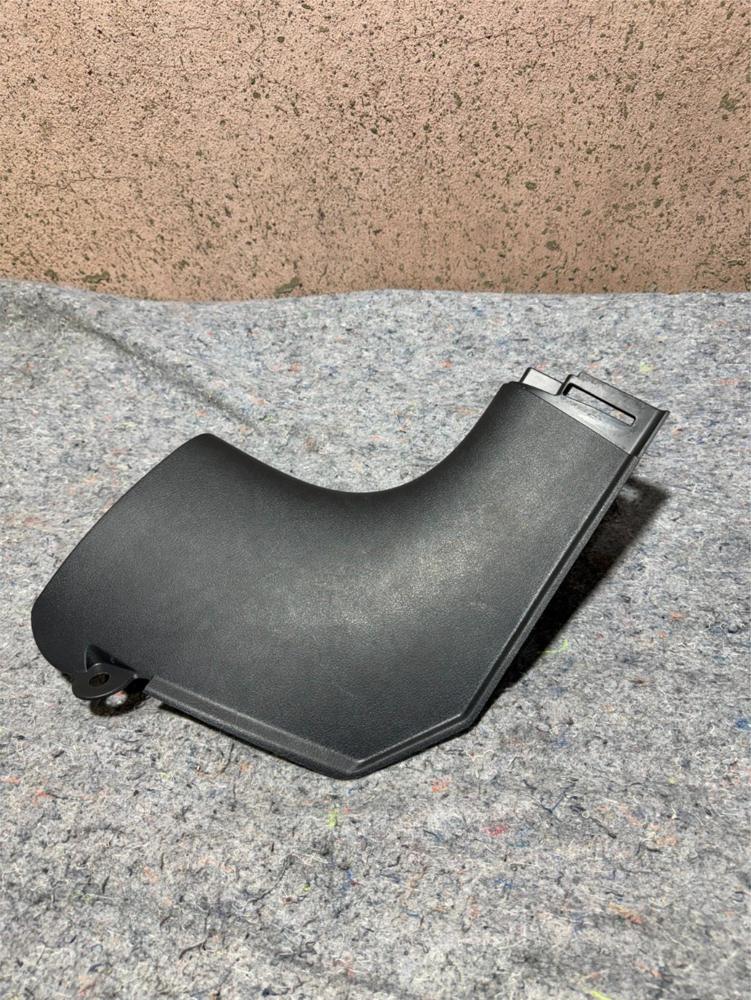 2009 Jeep Patriot Front Right Passenger Side Door Scuff Kick Trim Plate OEM – photo 1