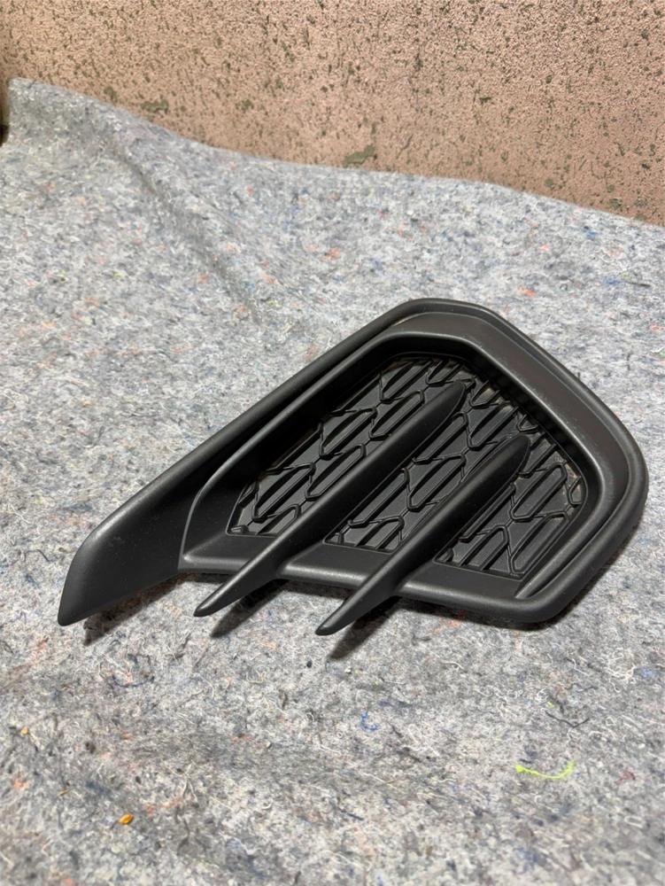 2018 Chevy Malibu Front Bumper Grille RH 95238852 OEM – photo 1