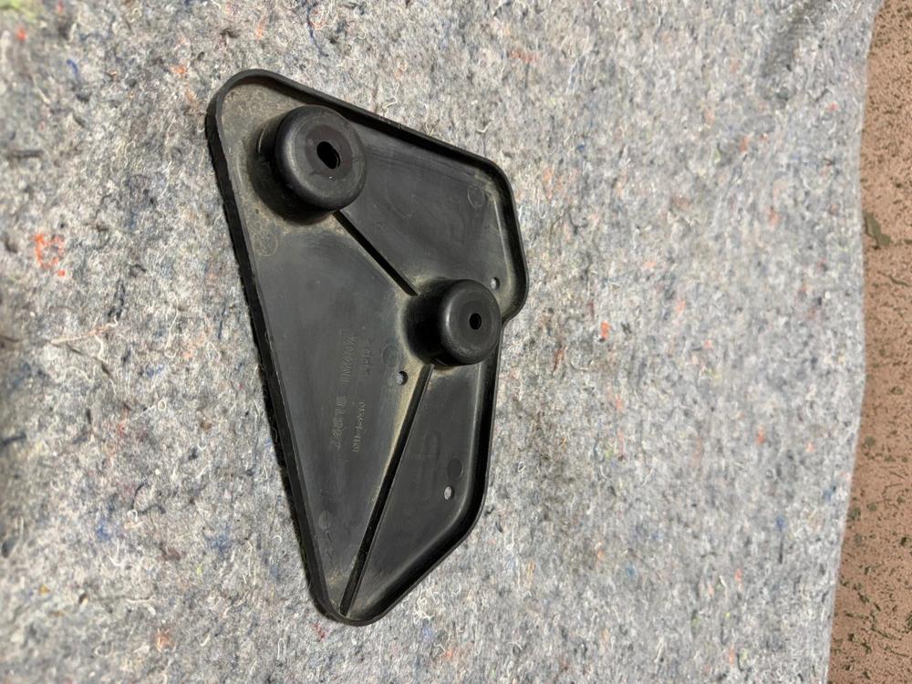 2014-2022 Infiniti Q50 OEM Right Rear Lower Bracket Cover 748181MG0A – photo 3