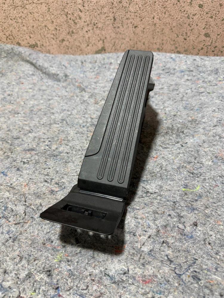 2014-2019 Infiniti Q50 Gas Pedal Actuator Accelator OEM 180021NC0A – photo 1