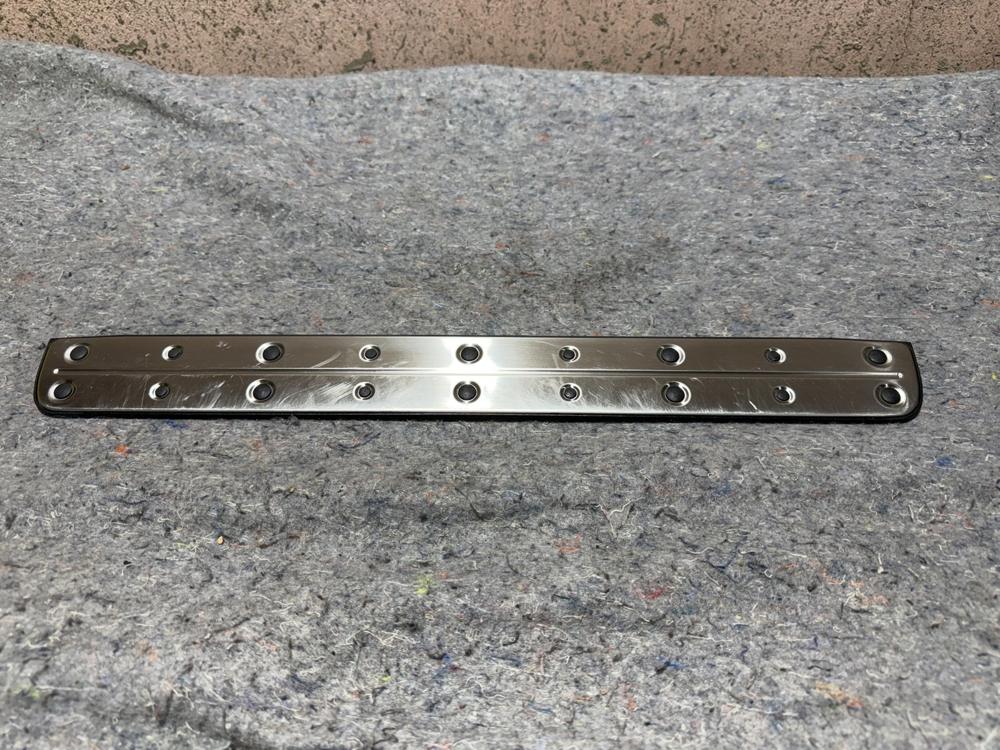 L/f Left Front Door Sill Scuff Plate 2001 Lexus IS300 67910-53010-123P – photo 1