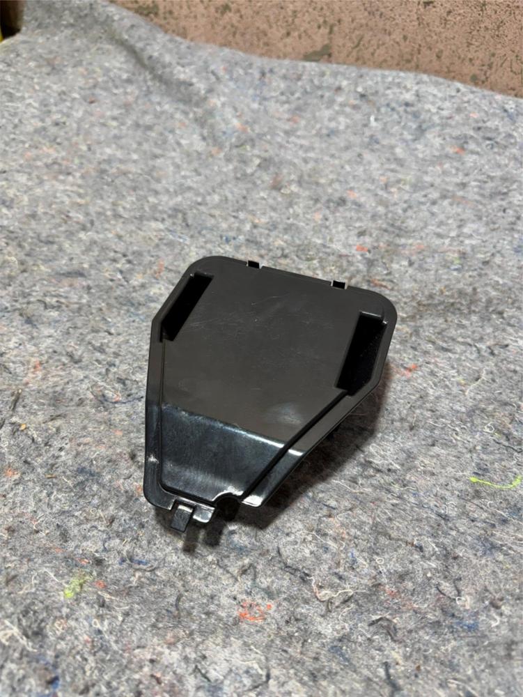 2002-2005 Lexus IS300 Trunk Door Opener Cable Protector OEM – photo 1
