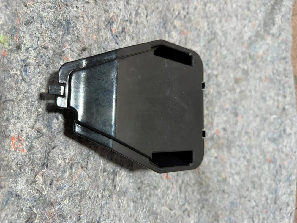 2002-2005 Lexus IS300 Trunk Door Opener Cable Protector OEM – photo 3