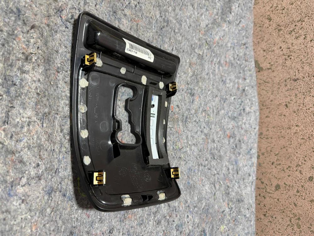 2007-2017 Jeep Patriot Floor Gear Shift Idnicator Bezel OEM – photo 2