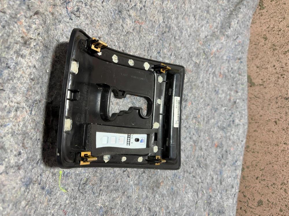 2007-2017 Jeep Patriot Floor Gear Shift Idnicator Bezel OEM – photo 4