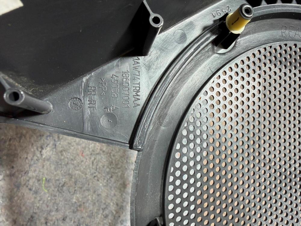 2009 Jeep Patriot Rear Right Passenger Side Speaker Bezel Grille OEM – photo 2
