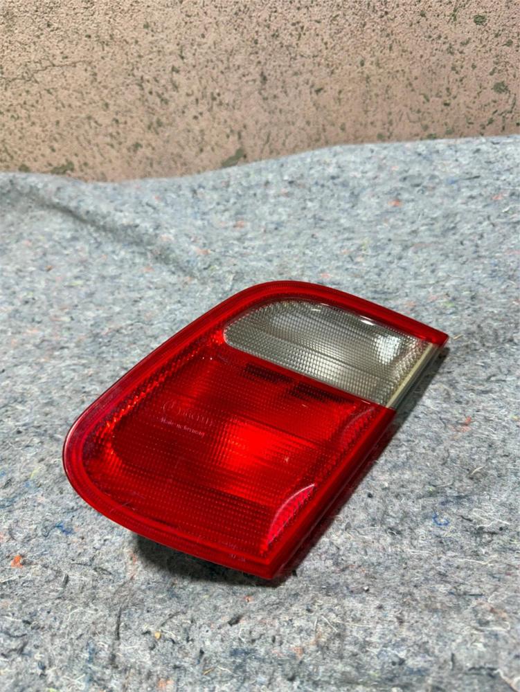 2001 Mercedes CLK320 CLK430 CLK55 OEM Left Driver's Lid Mounted Tail Light 98-03 – photo 1