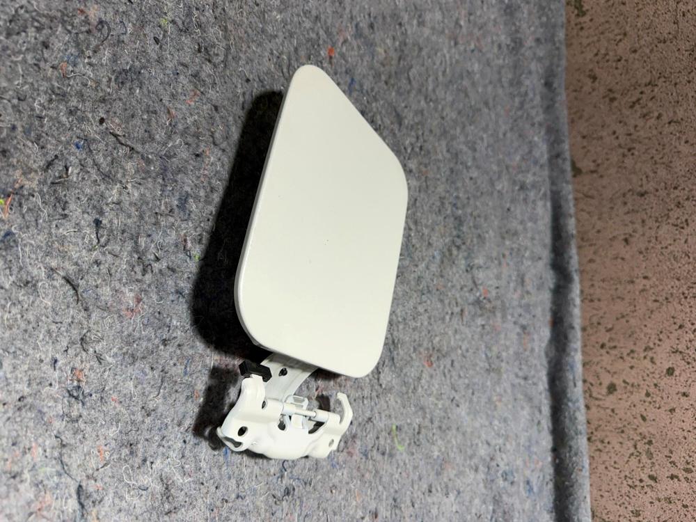 OEM 2014-2020 Infinti Q50 Gas Fuel Tank Filler Door Lid Cover – photo 2