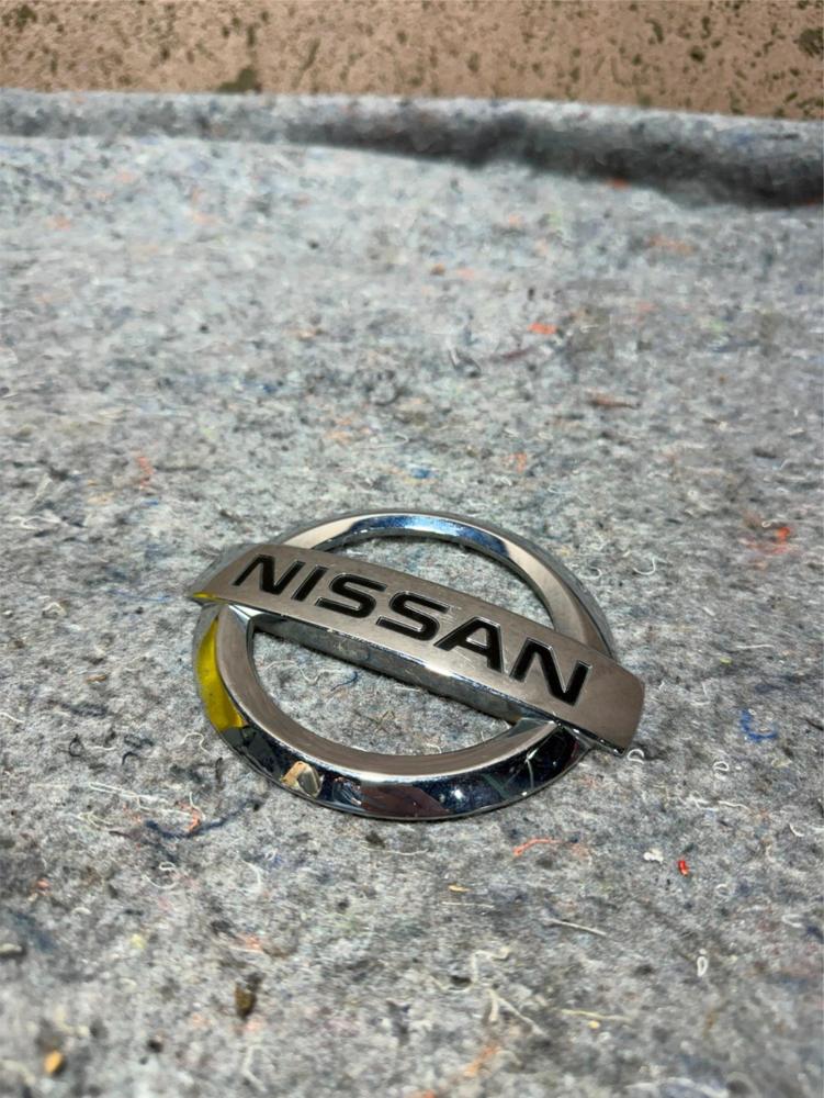 OEM Nissan Front Grille Emblems 2004-2012 Sentra & 2007-2008 Maxima – photo 1