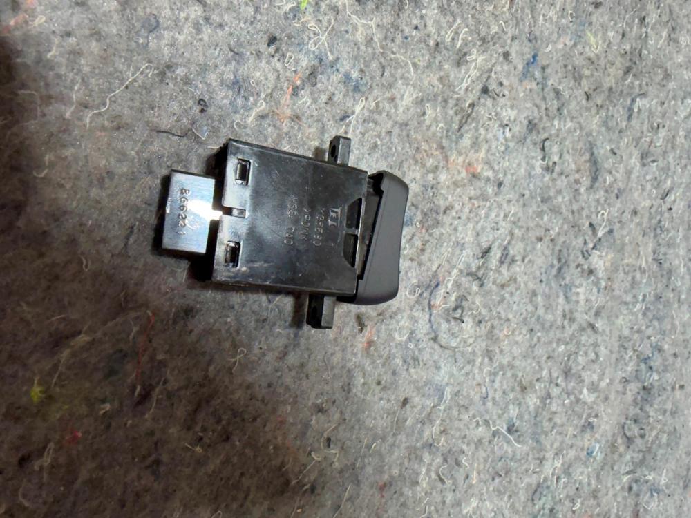 T11238 2007-2012 Hona Accord Left Low/high Heated Seat Switch M36580 / M36930 – photo 3