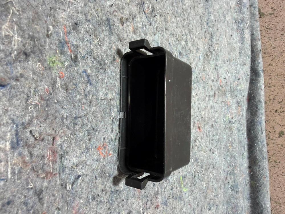 2017-2022 Infiniti Q60 Coupe 3.0L Wiper Relay Module Block Cover Cap OEM – photo 2