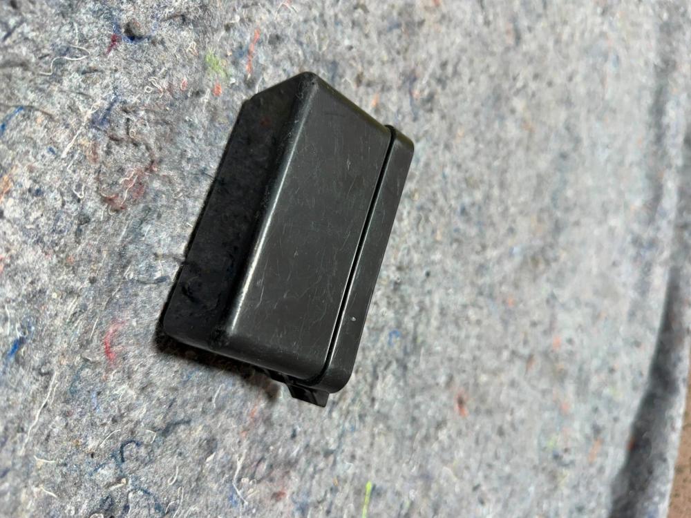 2017-2022 Infiniti Q60 Coupe 3.0L Wiper Relay Module Block Cover Cap OEM – photo 4