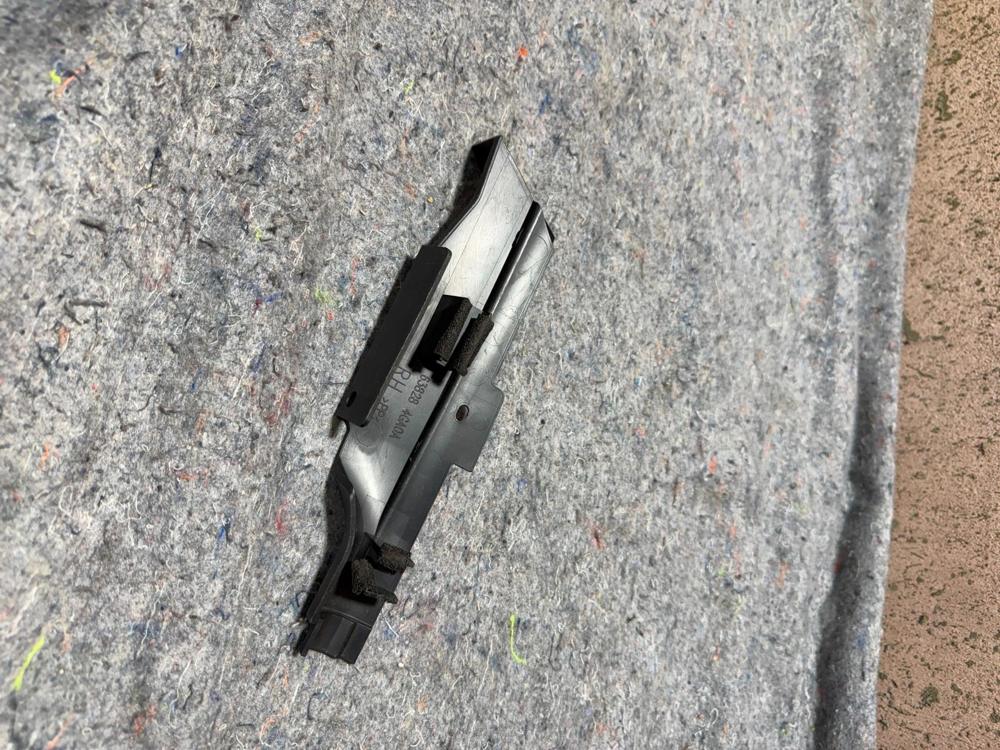 2014-2020 Infiniti Q50 Fender Cover Right OEM 638284GA0A 63828-4GA0A – photo 2