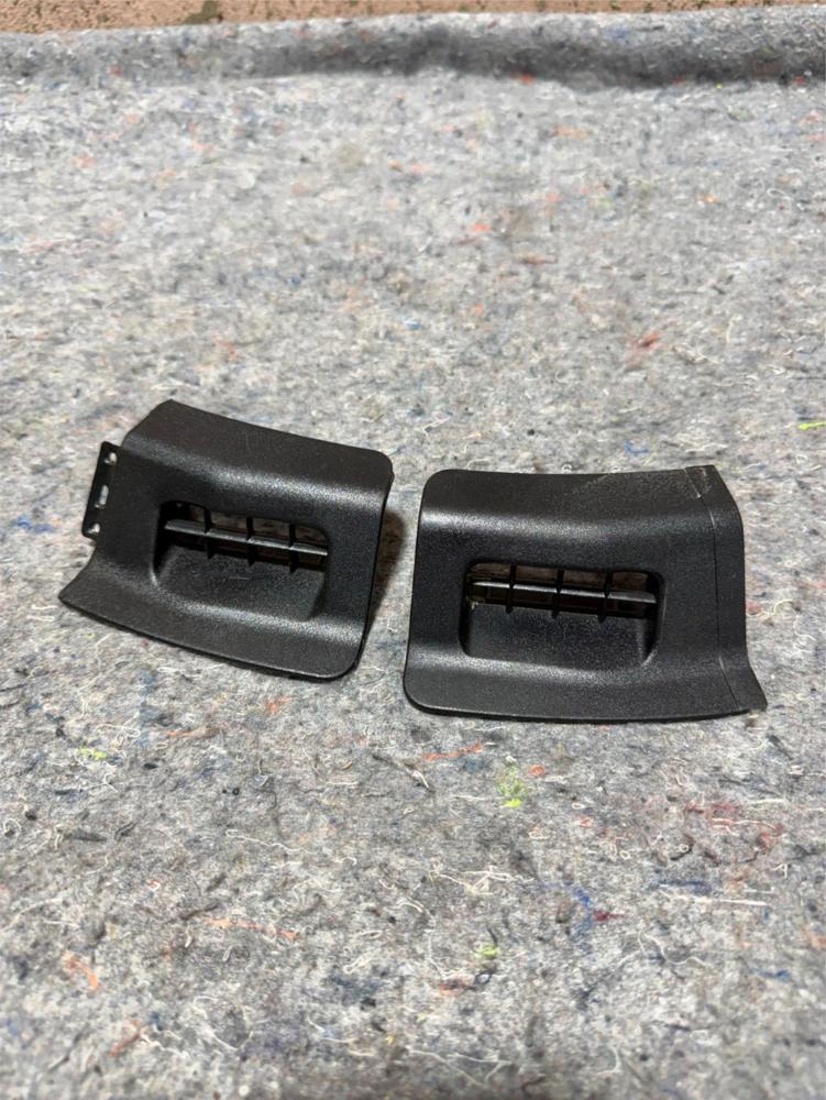 2014-2020 Maserati Ghibli Rear Floor Vent Duct Cap Cover Trim OEM – photo 1