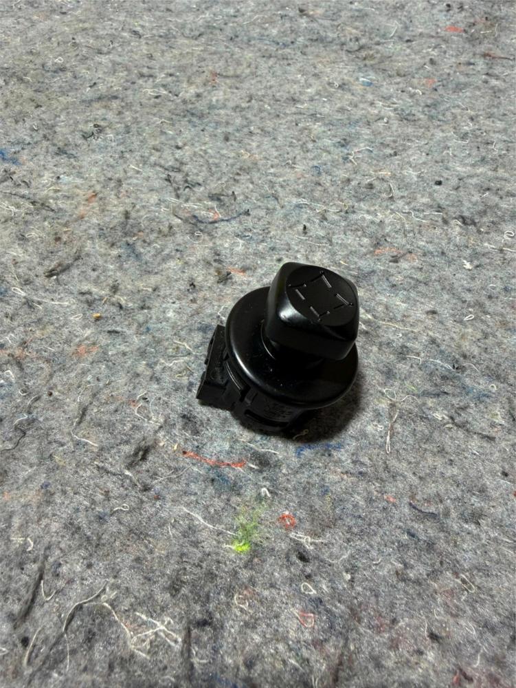 2013-2019 Nissan Pathfinder Mirror Switch Control OEM – photo 1