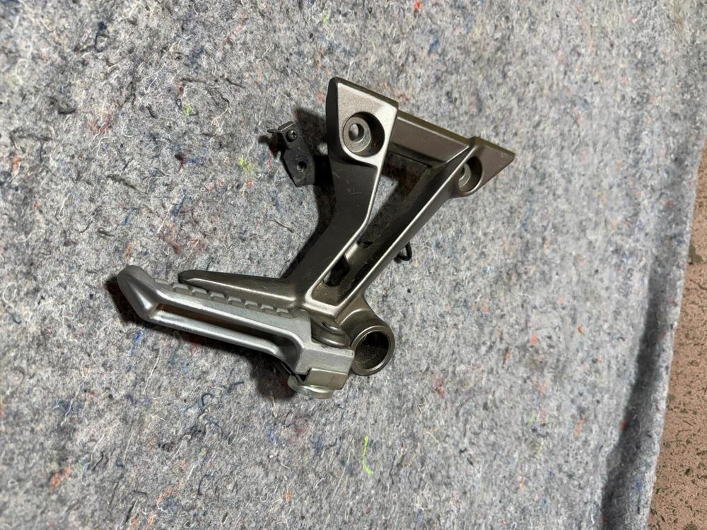 13-17 Kawasaki Ninja 300 EX300 Rear Right Passenger Foot Peg 35063-0842 – photo 4