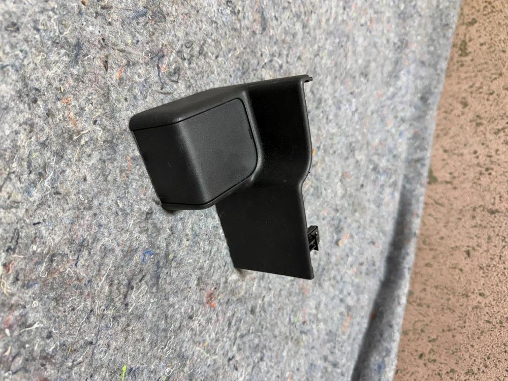 2010-2014 Jeep Patriot Front Right Passenger Side Seat Track End Cover Trim OEM – photo 3