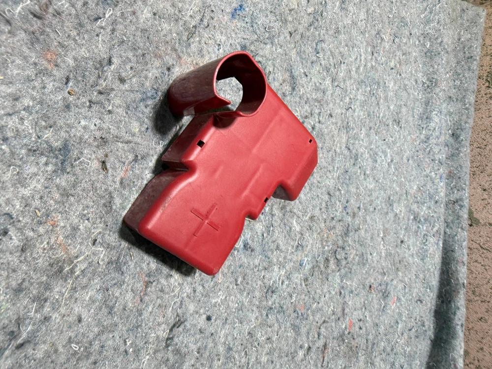 Infiniti Q50 Q70 Hybrid Positive Battery Cable Terminal Cover Cap Red OEM – photo 2