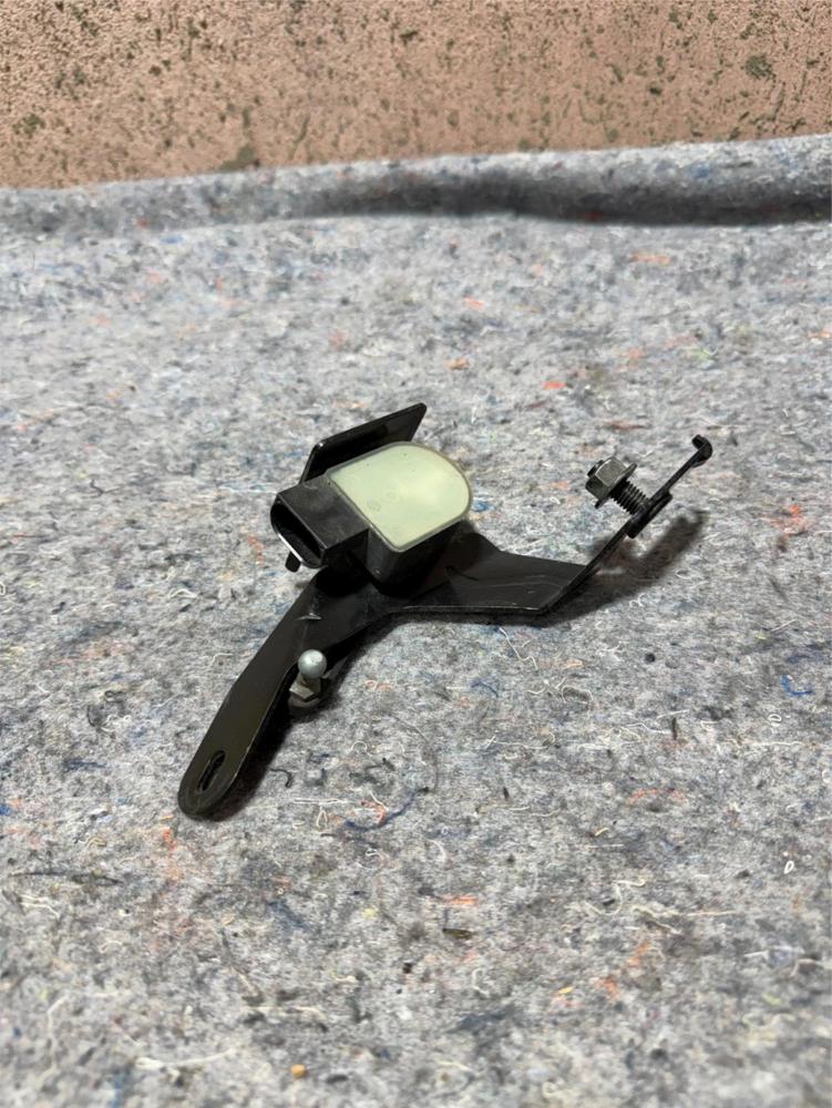 2016 2017 Infiniti Q50 3.0T Rear Suspension Afs Headlight Sensor – photo 1