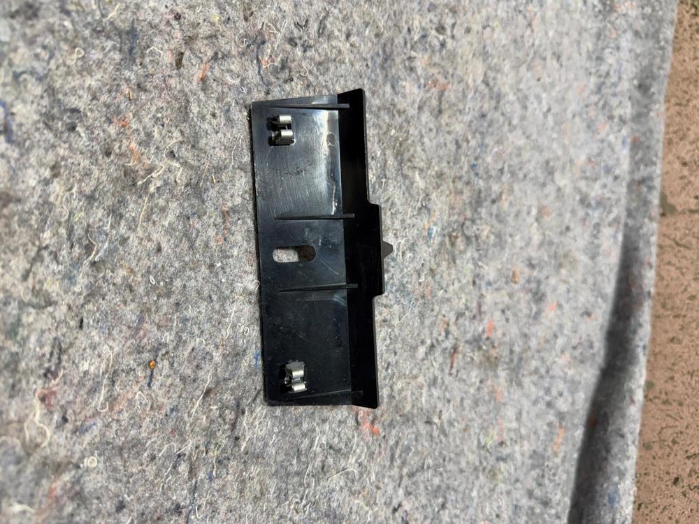 Jeep Compass 2012 Holder L060652AA01 Genuine OEM 2196018-35 – photo 2