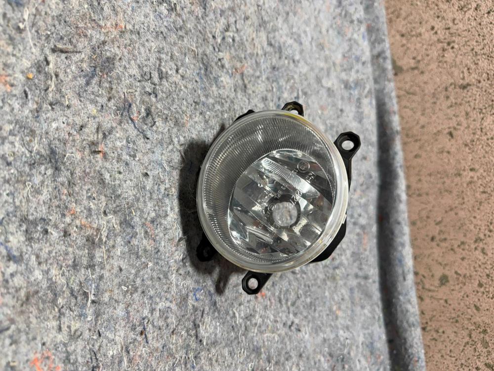Toyota Tundra 2014-2021 Front Fog Light Left Side OEM Factory 81220-02160 – photo 3
