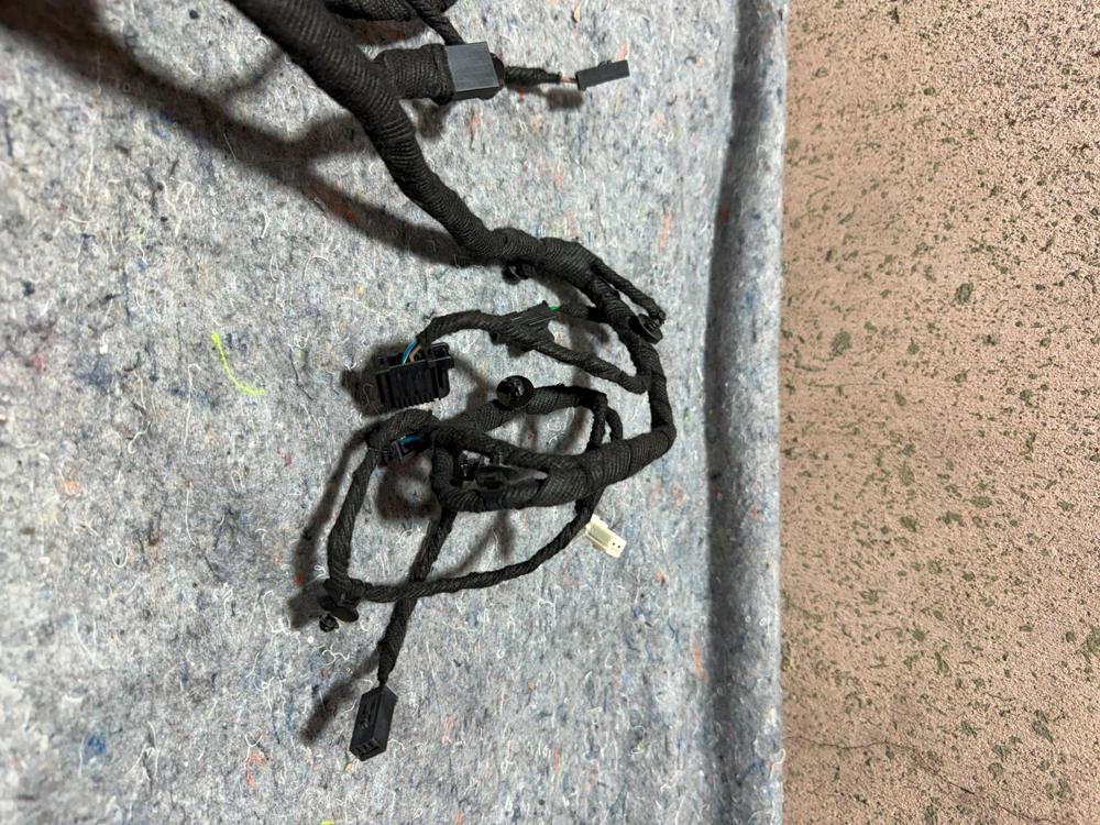 2017-2020 Chevrolet Spark Tailgate Wire Harness 422417100 – photo 4