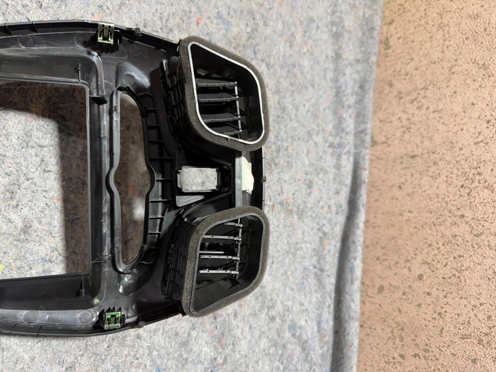2020 Spark Radio Bezel W/air Vent Hazard Switch Assembly OEM 95407253 – photo 3