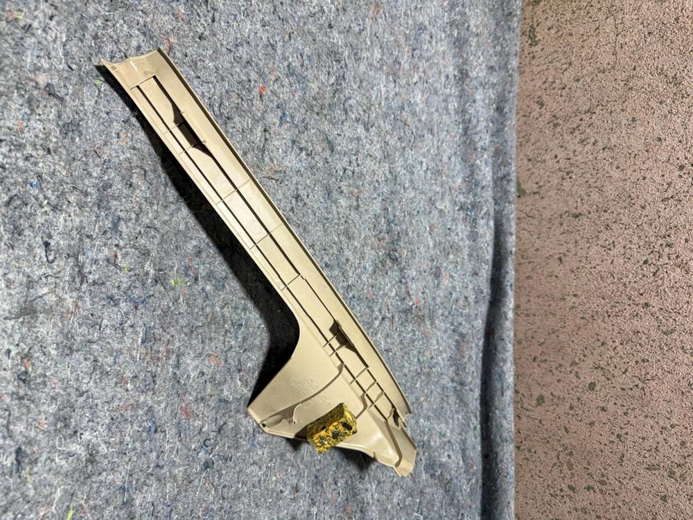 2001 2002 2003 2004 2005 Lexus IS300 Left Rear Door Sill Tan 67918-53010 – photo 2